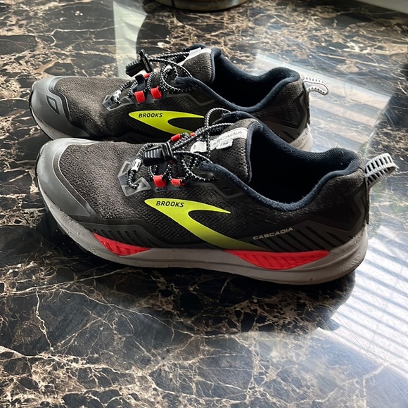 Brooks Shoes Brooks Cascadia 5 Poshmark